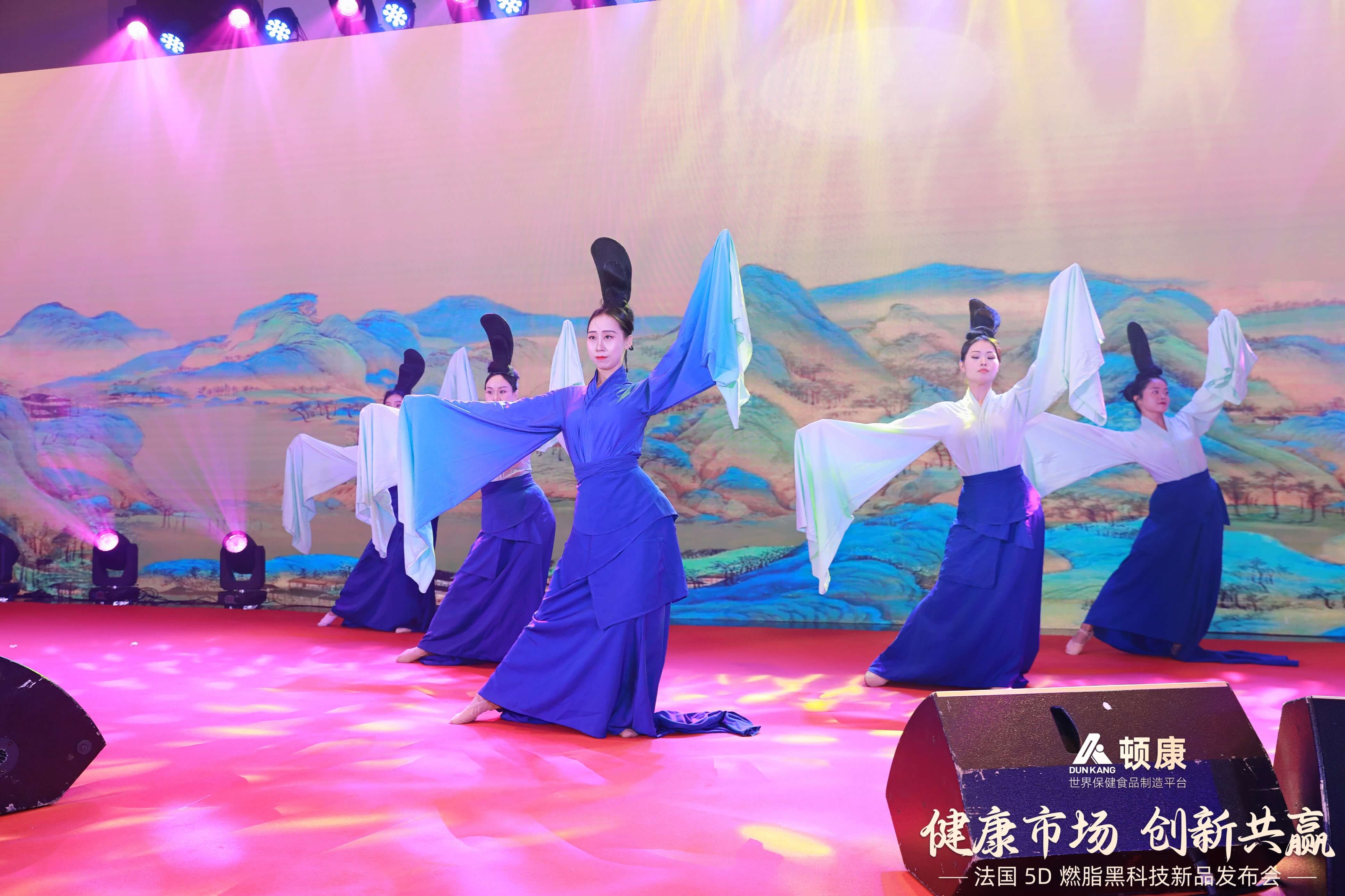 Conferencia de prensa sobre tecnolog&iacute;a negra para quemar grasa 5D (31)